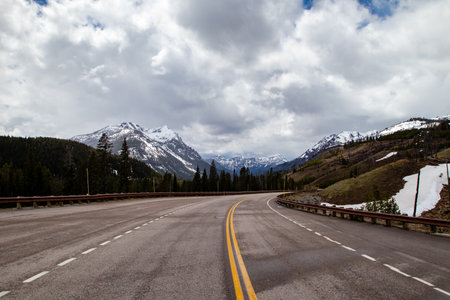 Beartooth Highway on a section of U.S. Route 212 in Montana and Wyoming, horizontalのeditorial素材