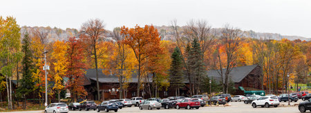 Wausau, Wisconsin, USA, October 15th, 2022-sightseers coming to Granite Peak Ski area to ride the lift to see the fall colors, panoramaのeditorial素材