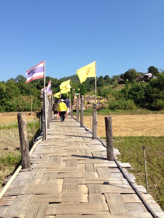 Su Tong Pe Bamboo bridge in Mae Hong Sonの素材
