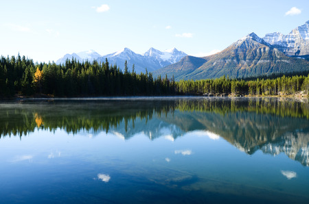 Herbert Lake in Autumn Morning, Canadian Rockiesの写真素材