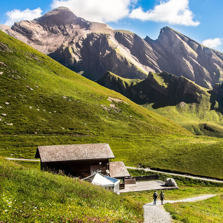 Traveler against Alpine scenery. Jungfrau region, Switzerlandのeditorial素材