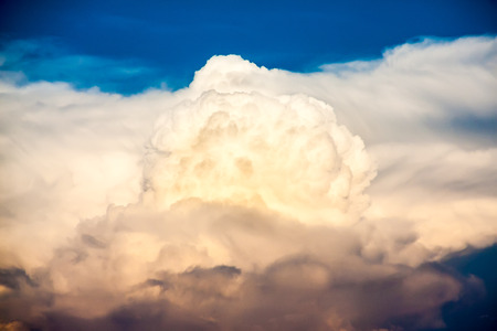 Beautiful sunset cloud in the skyの写真素材