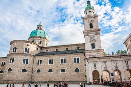 SALZBURG, AUSTRIA - OCTOBER 04, 2013: Tourist take a photo at Salzburg Cathedral. Salzburg, Austriaのeditorial素材