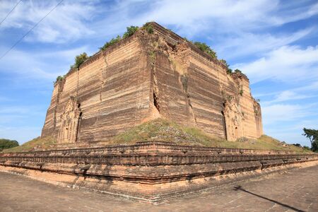 Ruined Mingun pagoda Unfinished pagoda in Mingun paya Temple, Mandalay - Myanmarの写真素材