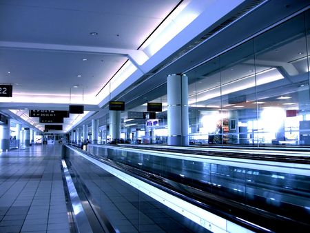 An unbusy airport at mid day
