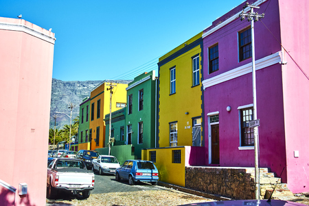 The Bo-Kaap is known for its brightly coloured houses â think pink, green, blue and orange. Other tour highlights include Auwal Masjid (the first and oldest mosque in South Africa), the Bo-Kaap Museum and the spicy delights of Cape Malay food.のeditorial素材