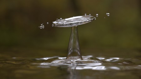 Water splash crown on nature lake 3d illustrationの写真素材