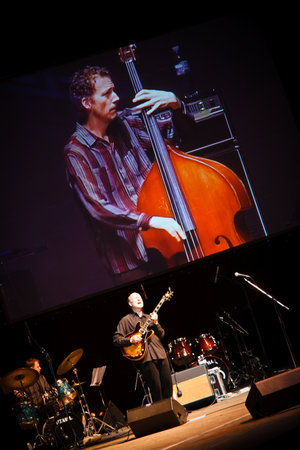 KHARKOV, UKRAINE - APRIL 15: John Scofield Quartet play on scene on April 15, 2010 in ZaJazz Festival, Kharkov, Ukraine.のeditorial素材