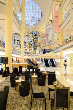 BANGKOK, THAILAND - JUNE 21, 2015: shopping center interior. Shopping malls and department stores such as Siam Paragon, Central World Plaza, Emperium, Gaysorn and Central Chidlom become shopping Mecca for shopaholicsのeditorial素材