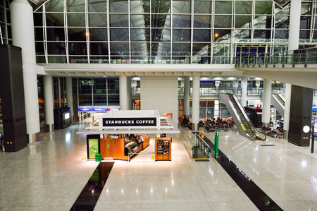 HONG KONG - SEPTEMBER 09, 2015: Starbucks cafe in Hong Kong International airport. Starbucks is the largest coffeehouse company in the world, with more then 23000 storesのeditorial素材