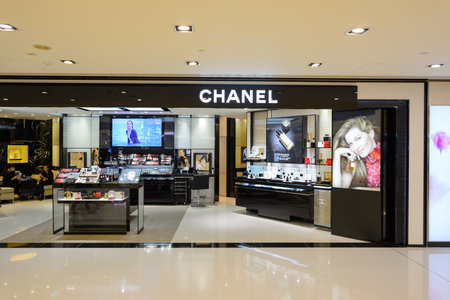 HONG KONG - NOVEMBER 02, 2015: cosmetics store in New Town Plaza. New Town Plaza is a shopping mall in the town centre of Sha Tin in Hong Kong. Developed by Sun Hung Kai Propertiesのeditorial素材