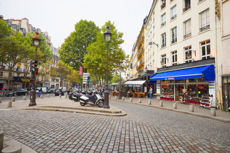 PARIS - SEP 06: streets of Paris on September 06, 2014 in Paris, France. Paris, aka City of Love, is a popular travel destination and a major city in Europeのeditorial素材
