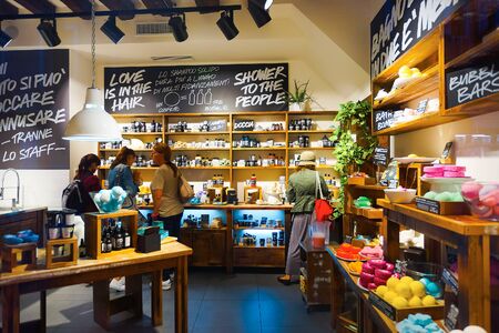 VENICE - SEP 14: shop interior on September 14, 2014 in Venice, Italy. Venice is a city in northeastern Italy sited on a group of 118 small islands separated by canals and linked by bridgesのeditorial素材