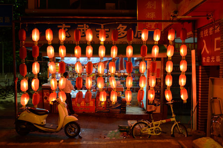 SHENZHEN, CHINA-APRIL 04: traditional red lanterns on the street on April 04, 2014 in Shenzhen, China. ShenZhen is regarded as one of the most successful Special Economic Zones.のeditorial素材