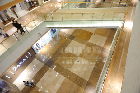 SHENZHEN, CHINA-MARCH 28: shopping store in ShenZhen on March 28, 2010 in Shenzhen, China. ShenZhen is regarded as one of the most successful Special Economic Zones.のeditorial素材