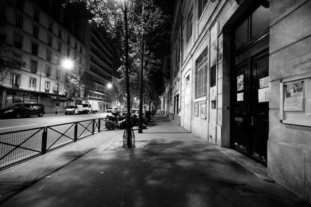 PARIS - SEP 06: Paris at night on September 06, 2014 in Paris, France. Night Paris have magic atmosphere without which any trip to Paris would be incompleteのeditorial素材
