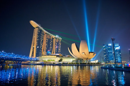 SINGAPORE - NOVEMBER 08, 2015: Marina Bay Sands at night. Marina Bay Sands is an integrated resort fronting Marina Bay in Singaporeのeditorial素材
