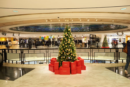 HONG KONG - DECEMBER 25, 2015:  interior of shopping mall in Hong Kong. Hong Kong shopping malls are some of the biggest and most impressive in the worldのeditorial素材
