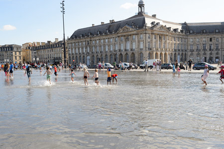 BORDEAUX, FRANCE - AUGUST 13, 2015: streets of Bordeaux. Bordeaux is a port city on the Garonne River in the Gironde department in southwestern France.のeditorial素材