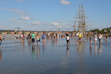BORDEAUX, FRANCE - AUGUST 13, 2015: streets of Bordeaux. Bordeaux is a port city on the Garonne River in the Gironde department in southwestern France.のeditorial素材