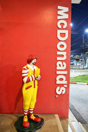 PATTAYA, THAILAND - FEBRUARY 21, 2016: Ronald McDonald character near McDonald's restaurant. Ronald McDonald is a clown character used as the primary mascot of the McDonald's fast-food restaurant chain.のeditorial素材