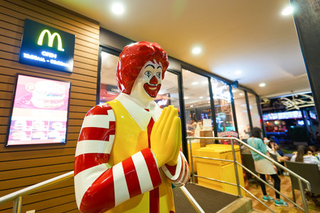 PATTAYA, THAILAND - FEBRUARY 18, 2016: Ronald McDonald character near McDonald's restaurant. Ronald McDonald is a clown character used as the primary mascot of the McDonald's fast-food restaurant chain.のeditorial素材
