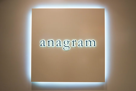 HONG KONG - JANUARY 27, 2016: anagram logo on the wall at Elements Shopping Mall. Elements is a large shopping mall located on 1 Austin Road West, Tsim Sha Tsui, Kowloon, Hong Kongのeditorial素材