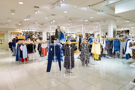 NEW YORK - MARCH 19, 2016: inside of Forever 21 in New-York. Forever 21 is an American chain of fast fashion retailers with its headquarters in Los Angeles.のeditorial素材
