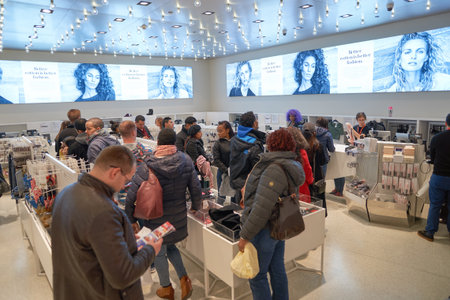 NEW YORK - CIRCA MARCH 2016: interior of Times Square H&M store. H & M Hennes & Mauritz AB is a Swedish multinational retail-clothing company, known for its fast-fashion clothing for men, women, teenagers and children.のeditorial素材