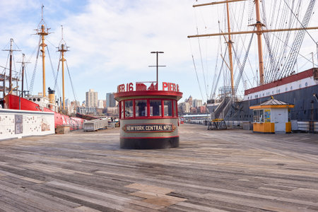 NEW YORK - MARCH 17, 2016: Pier 16 at daytime. Pier 16 is located east of South Street and FDR Drive in Lower Manhattan, New York City.のeditorial素材