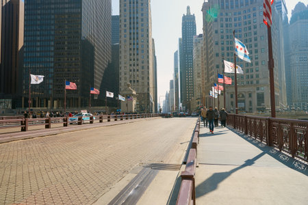 CHICAGO, IL - CIRCA MARCH, 2016: DuSable Bridge in the daytime. DuSable Bridge is a bascule bridge that carries Michigan Avenue across the main stem of the Chicago River in downtown Chicagoのeditorial素材