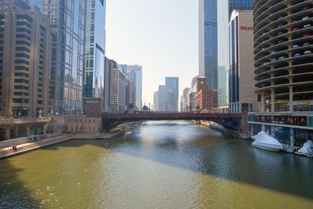 CHICAGO, IL - CIRCA MARCH, 2016: Chicago River in the daytime. The Chicago River is a system of rivers and canals that runs through the city of Chicago, including its center.のeditorial素材
