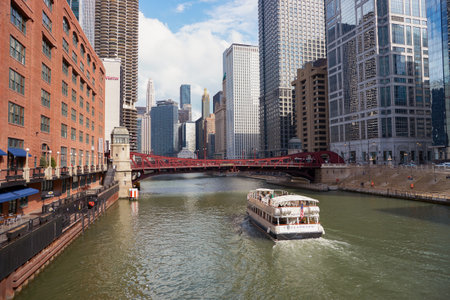 CHICAGO, IL - CIRCA MARCH, 2016: Chicago River in the daytime. The Chicago River is a system of rivers and canals that runs through the city of Chicago, including its center.のeditorial素材
