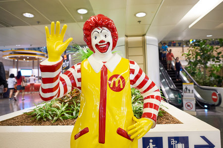 SINGAPORE - CIRCA NOVEMBER, 2015: Ronald McDonald character in Singapore Changi Airport. Ronald McDonald is a clown character used as the primary mascot of the McDonald's restaurant chain.のeditorial素材