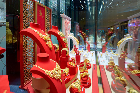HONG KONG - CIRCA JANUARY, 2016: a display window in a jewellery store. A jewellery store is a retail business establishment, that specializes in selling jewellery and watchesのeditorial素材