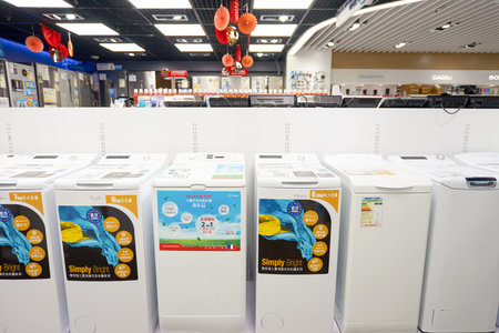 HONG KONG - CIRCA JANUARY, 2016: an electronic store at a shopping center in Hong Kong. Shopping is a widely popular social activity in Hong Kong.のeditorial素材