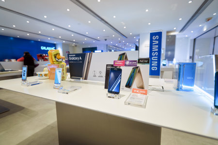 HONG KONG - CIRCA JANUARY, 2016: a Samsung store at a shopping center in Hong Kong. Samsung is a South Korean multinational conglomerate company headquartered in Samsung Town, Seoulのeditorial素材