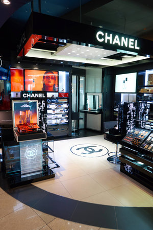 DUBAI, UAE - CIRCA NOVEMBER, 2016: Chanel store at Dubai International Airport.のeditorial素材
