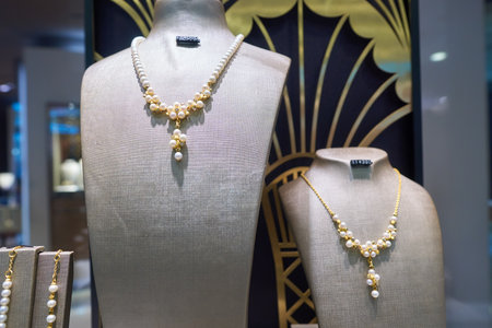 HONG KONG - CIRCA NOVEMBER, 2016: a display window in a jewellery store. A jewellery store is a retail business establishment, that specializes in selling jewellery and watchesのeditorial素材