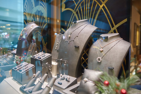 HONG KONG - CIRCA NOVEMBER, 2016: a display window in a jewellery store. A jewellery store is a retail business establishment, that specializes in selling jewellery and watchesのeditorial素材
