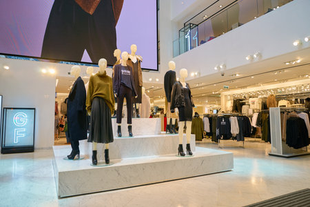 HONG KONG - CIRCA NOVEMBER, 2016: H & M store in Hong Kong. H & M Hennes & Mauritz AB is a Swedish multinational retail-clothing company, known for its fast-fashion clothing.のeditorial素材
