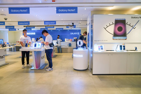 HONG KONG - CIRCA SEPTEMBER, 2016: an electronic store at a shopping center in Hong Kong.のeditorial素材