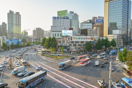 SEOUL, SOUTH KOREA - JUNE 01, 2017: view from Seoul 7017 Skypark. The Seoullo 7017 Skypark, is an elevated linear park in central Seoul  which opened on May 20, 2017.のeditorial素材