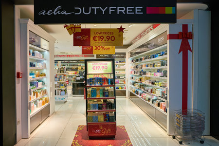 ROME, ITALY - CIRCA NOVEMBER, 2017: entrance to Aelia Duty Free store in Fiumicino International Airport "Leonardo da Vinci"のeditorial素材
