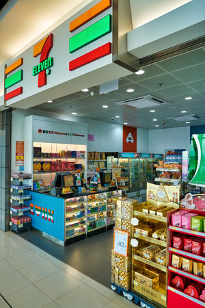 HONG KONG, CHINA - CIRCA NOVEMBER, 2019: 7-eleven convenience store in Hong Kong International Airport.のeditorial素材