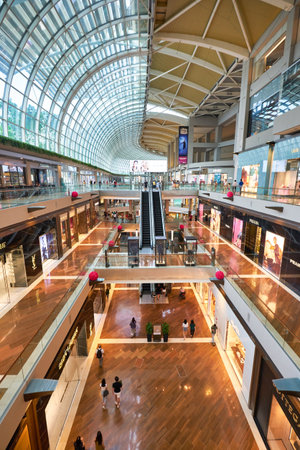 SINGAPORE - JANUARY 20, 2020: interior shot of the Shoppes at Marina Bay Sandsのeditorial素材