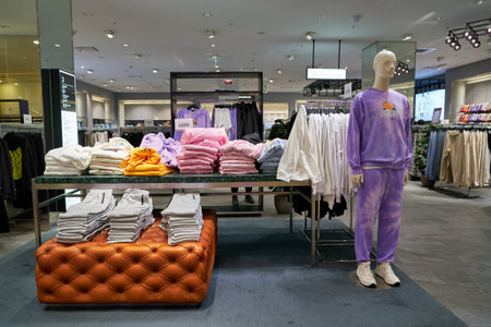 SAINT PETERSBURG, RUSSIA - CIRCA SEPTEMBER, 2022: interior shot of H and M store in Saint Petersburg.のeditorial素材
