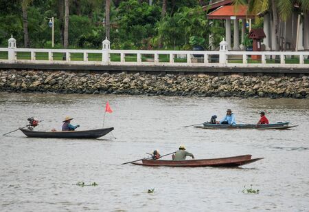 Thai Locals on Chao Phraya River, Bangkok, Thailandのeditorial素材