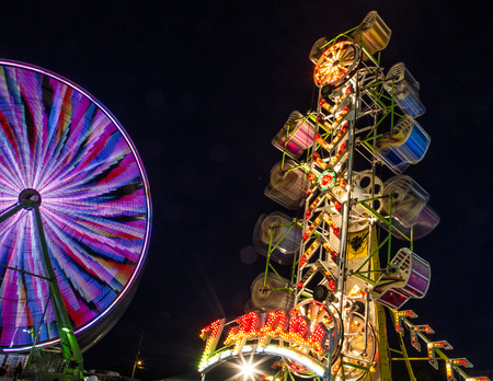 Spinning Ride at Night at the County Fairのeditorial素材