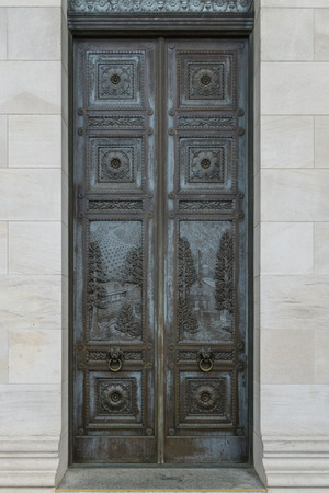 Bronze doors outside the Inside the state legislature building in Olympia, Washington.のeditorial素材